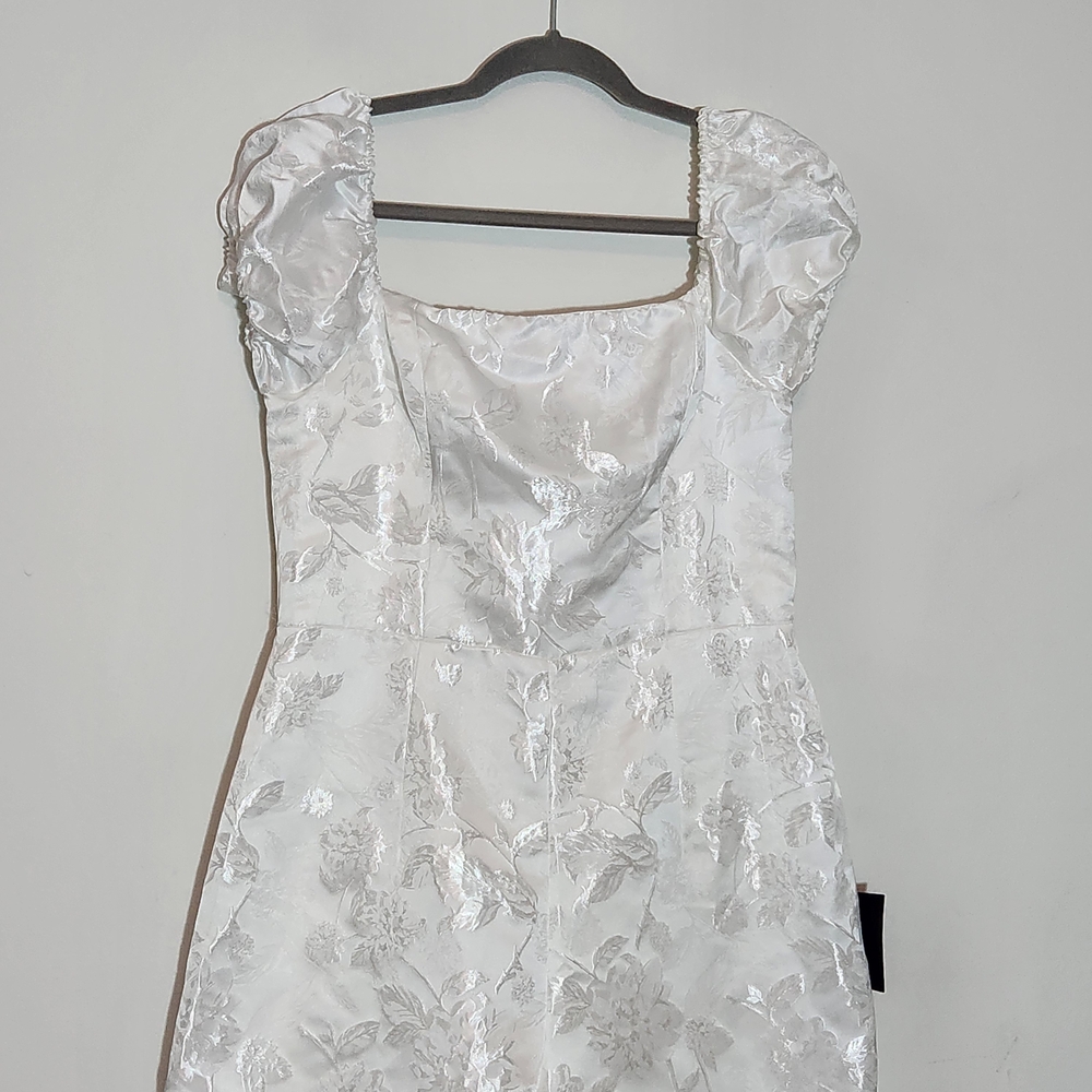 Lulus White Off the Shoulder Cropped Jumpsuit NWT Size Medium Wedding Jumpsuit - Picture 9 of 11